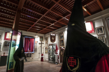EXPOSICIÓN DE ESTANDARTES